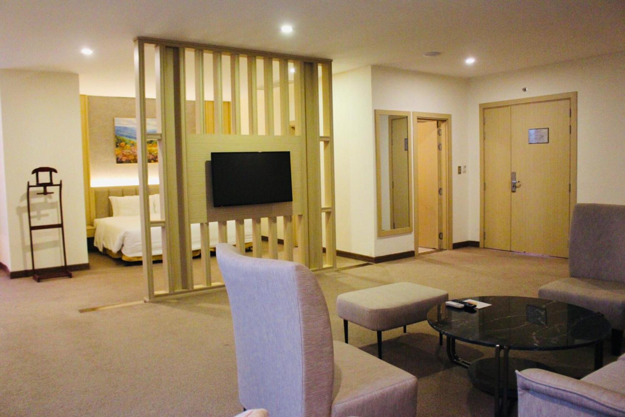 Muong Thanh Grand Quang Tri Hotel Eksteriør billede
